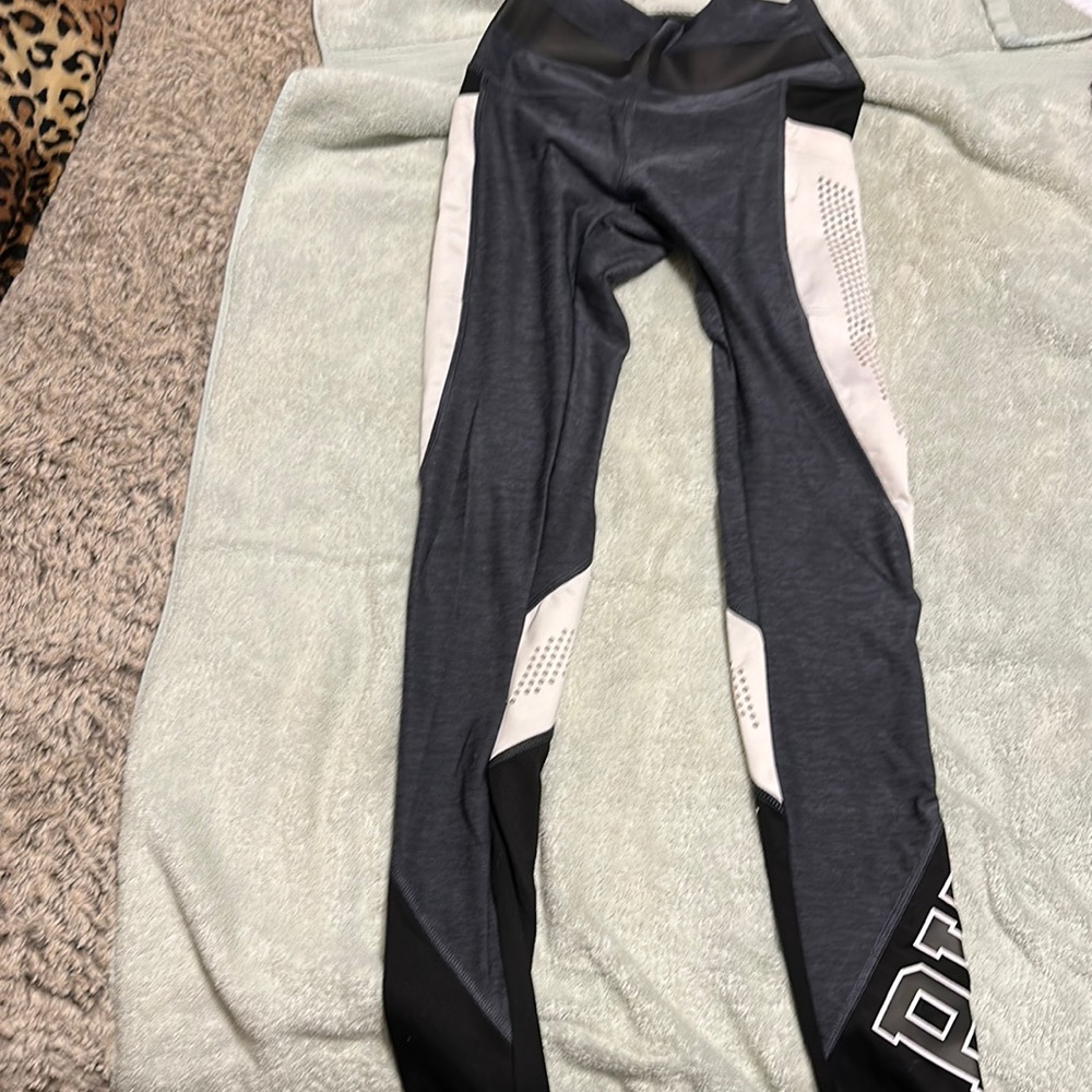 NWOT Victoria’s Secret PINK Ultimate Leggings XS
